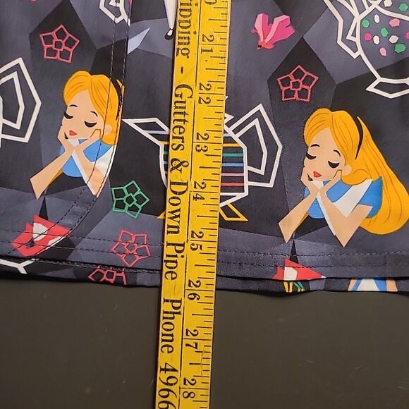 Cherokee Scrubs Shirt Nurse Disney Tooniforms Alice In Wonderland Medium NEW NWT - Picture 7 of 8